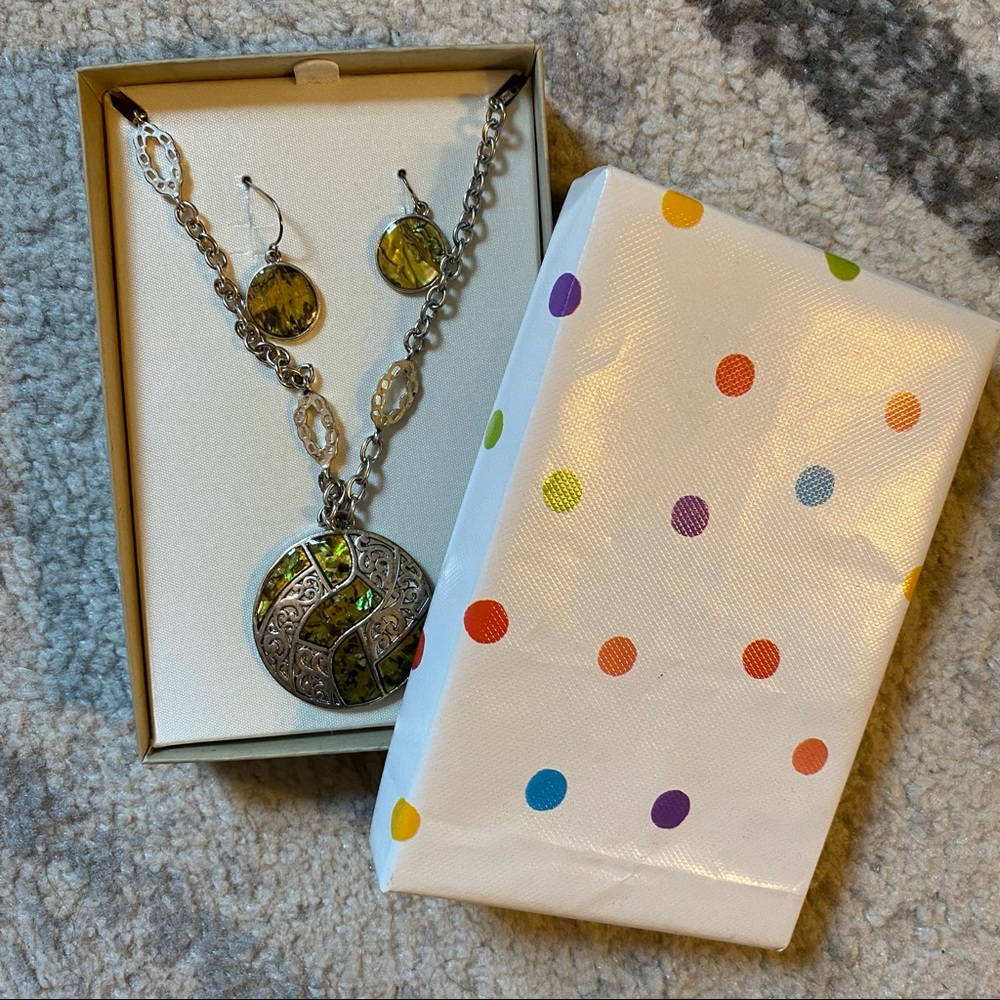 Necklace/earring gift set